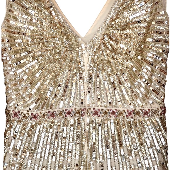 NWT MAC DUGGAL Starburst Sequin Embellished Gold V-Neck Evening Gown Size 6 - Picture 11 of 12